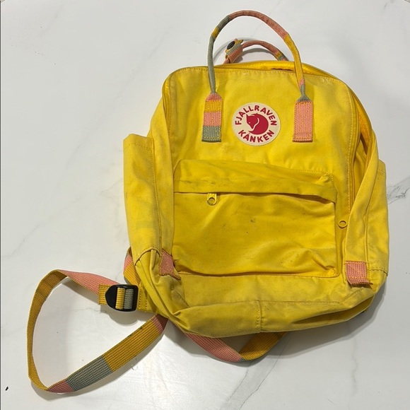Fjällräven Kånken Yellow Backpack - Picture 1 of 3